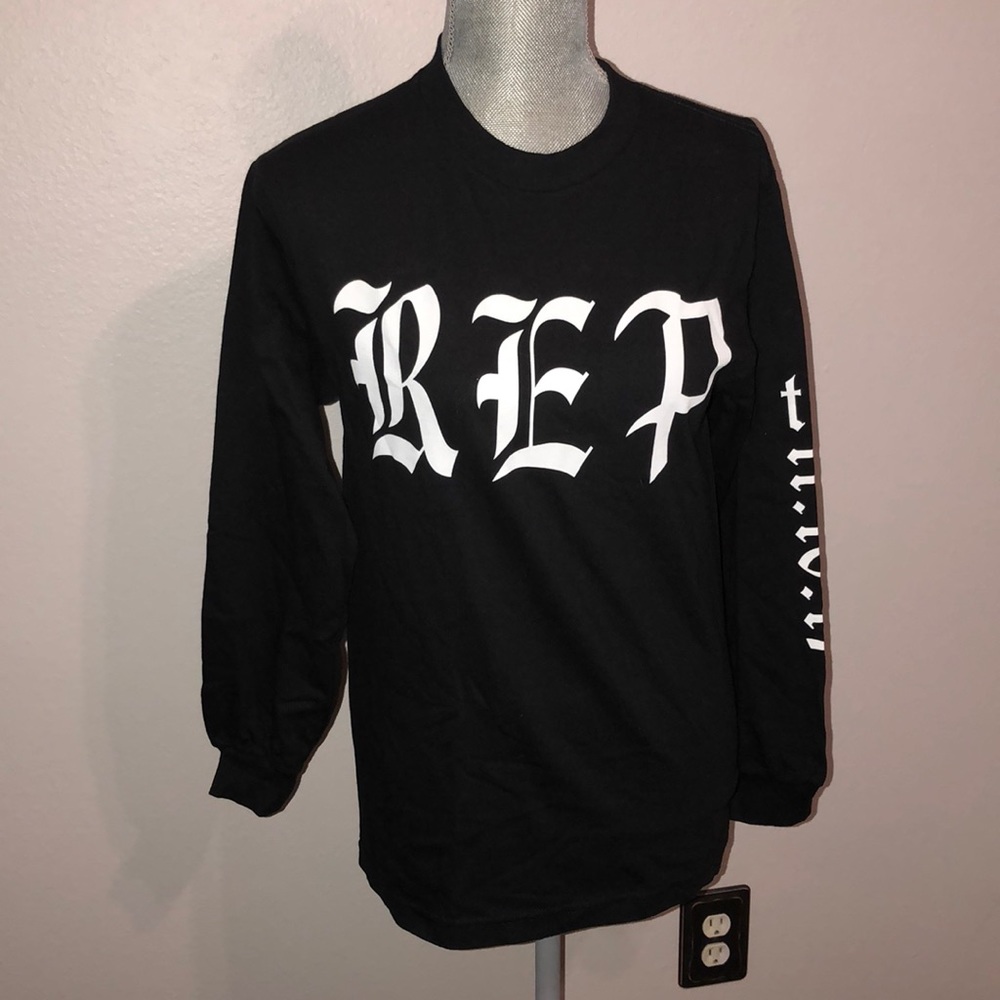 Taylor Swift Black Long Sleeve 'REP' Graphic Tee